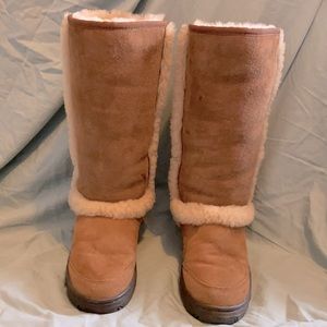 Camel/Tan Fur Lined Ugg’s